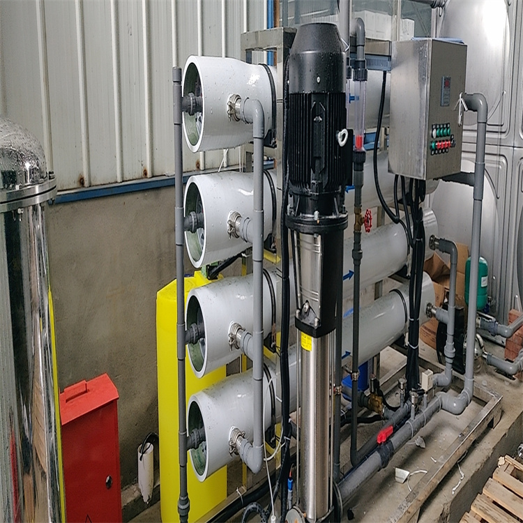 【二*反滲透純水設備】膜分離物理技術、除鹽率在99%以上